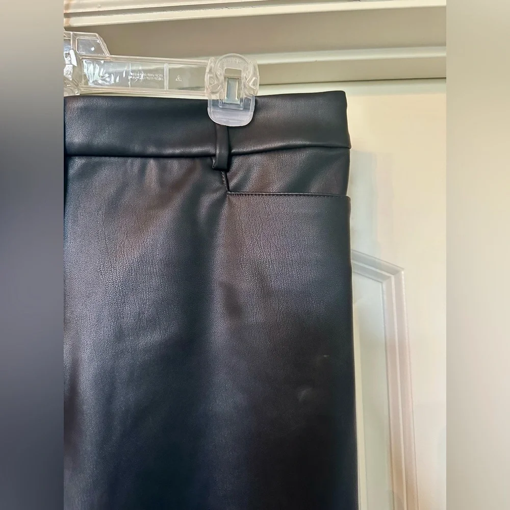 Loft Ann Taylor - Black Faux Leather Pants - BNWT! - Picture 6 of 7